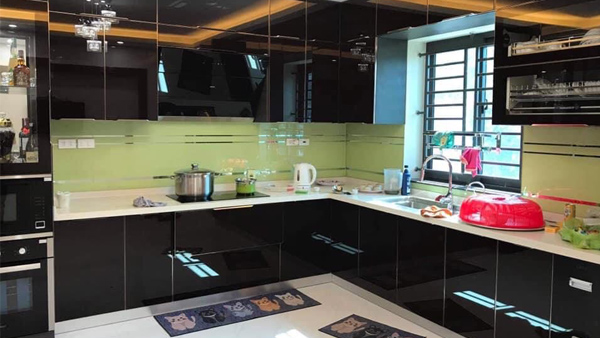 Thi công tủ bếp cánh kính nhà chị Dung - Thanh Hóa